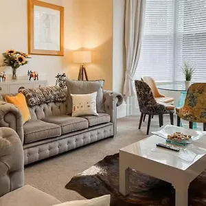  Apartment Strathmore Scarborough, Pool, Gym, Parking United Kingdom